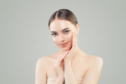 熬夜党垮脸自救指南 胶原水光让肌肤找回弹润轮廓感