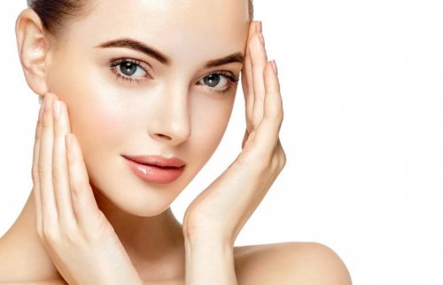 告别“插秧脸”，胶原水光从根源收缩粗大毛孔