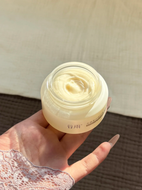 美白油霜哪个好？2026美白产品推荐，保湿与修护兼的