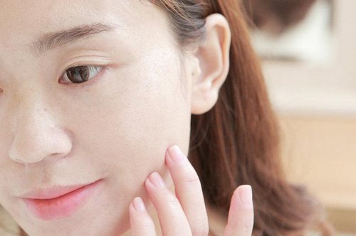 拒绝“假面白”，艳存晓年轻胶原水光套组养出健康通透肌