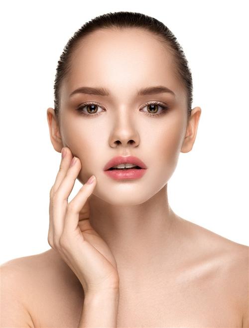 干皮救星上线！胶原水光破解干燥肌的连环暴击