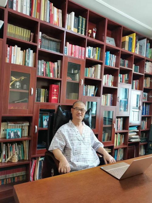 笔墨为犁耕岁月 著作作舟载初心—程继隆的文学坚守与追求