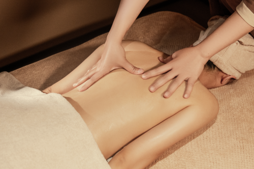 54城超百家门店：汉本养如何用“小而美”模型撬动社区康养市场？