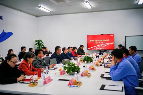 政校企联动聚英才 产才融合促发展 ——“彩云英才荟”走进曲靖亿纬锂能活动成功举行