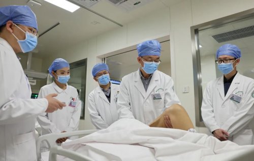 笃行致远 砥砺攻坚——记奋进中的齐鲁德医神经外科