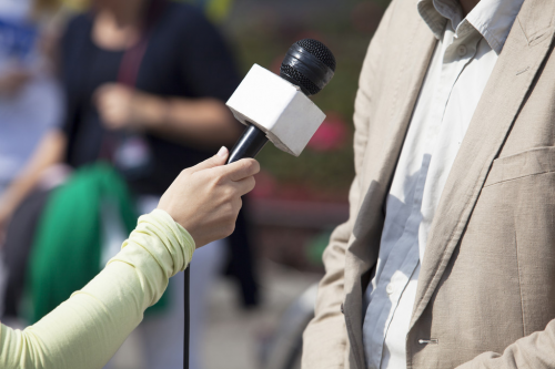 领夹式麦克风怎么选?先弄清领夹麦克风这几点