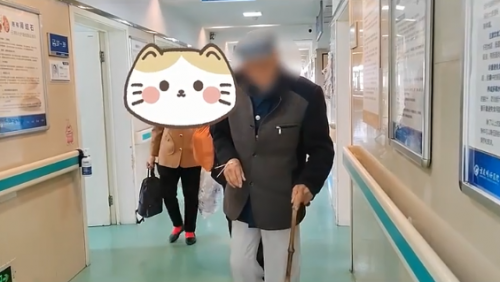 重庆|93岁高龄老人多病缠身膀胱结石疼痛难忍 刘德云教授团队攻坚克难成功手术