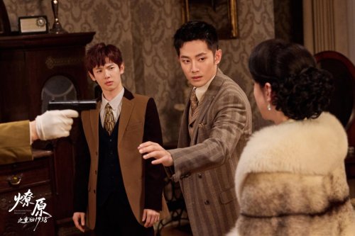 抖音话题破4亿！电影级短剧《燎原之烽火1945》 来自杭州拱宸桥