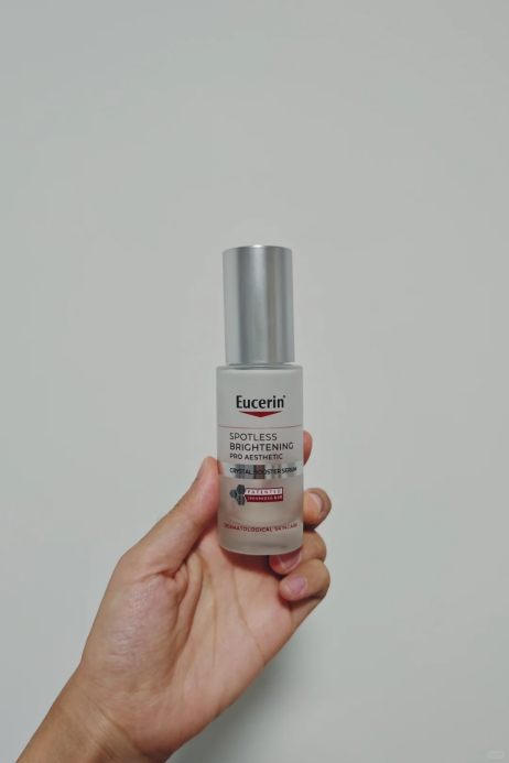 美白精华去黄提亮哪个好用？横评5款精华：榜首分层美白匀净肤色