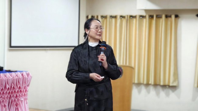 吴昊教授、张莉教授受邀赴泰国宣素那他皇家大学讲学并受聘为博士生导师(图8) 吴昊教授、张莉教授受邀赴泰国宣素那他皇家大学讲学并受聘为博士生导师(图8)