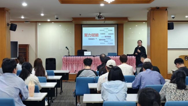 吴昊教授、张莉教授受邀赴泰国宣素那他皇家大学讲学并受聘为博士生导师(图9) 吴昊教授、张莉教授受邀赴泰国宣素那他皇家大学讲学并受聘为博士生导师(图9)