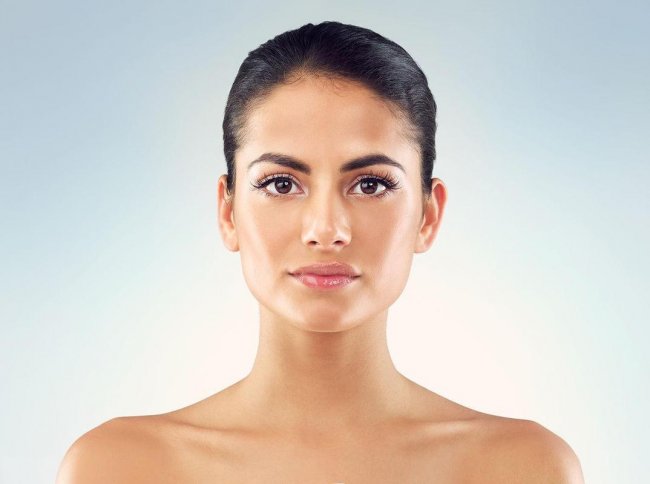 扔掉“粉刷式”美白！艳存晓年轻胶原水光教你如何由内而外透出高级光泽肌