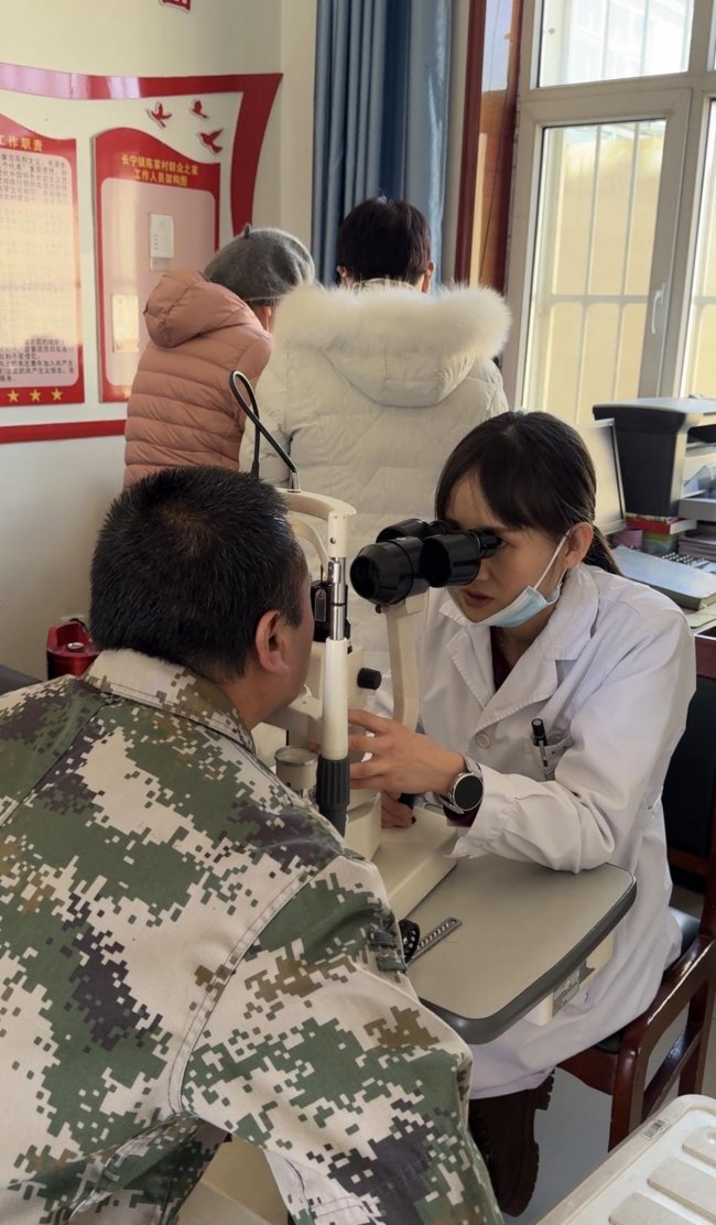 新春送温暖 护眼迎新年——西宁市总工会联合爱尔眼科情暖陈家庄村