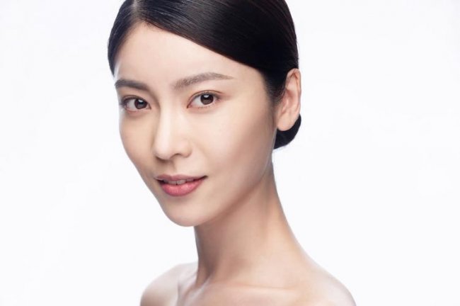 透光肌的再生秘密：睿合医药菲林普利S型，如何用科学改写“一白遮百丑”