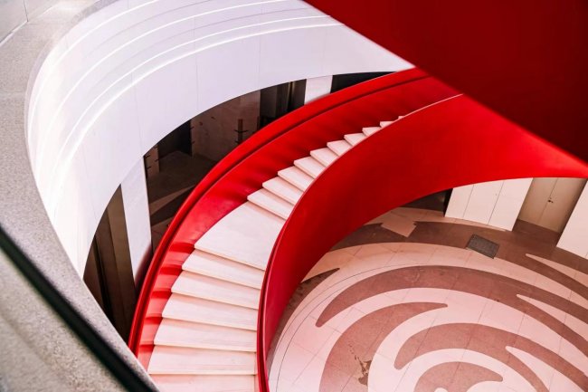 One M当代艺术中心跳起“珠江之舞”,成就有温度的广州艺术地标 One M当代艺术中心跳起“珠江之舞”,成就有温度的广州艺术地标