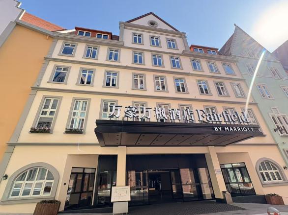 横店官方酒店集群:从“一张床”到“一种生活方式”的影旅升维 横店官方酒店集群:从“一张床”到“一种生活方式”的影旅升维