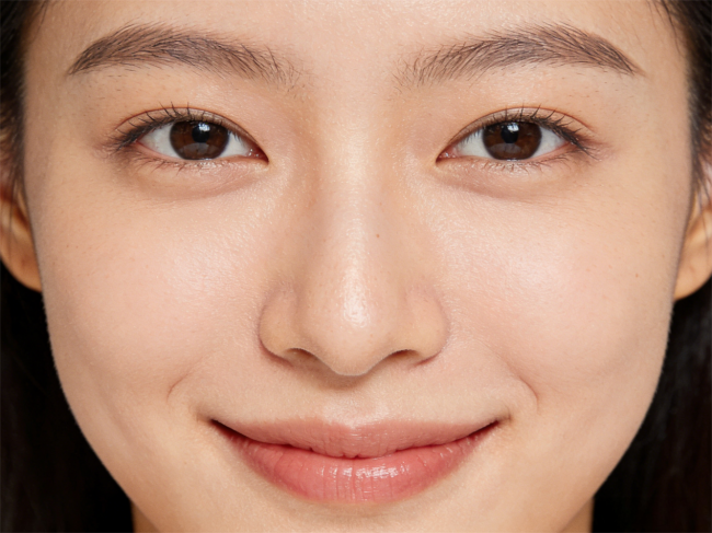 臉又油又松像融化的蠟燭？艷存曉年輕膠原水光讓皮膚“支棱起來”