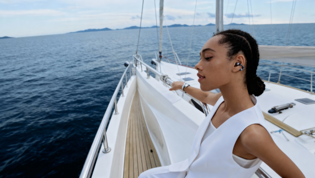 塞那以AI耳夹式耳机引领开放式音频新标准