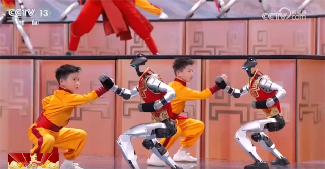 春晚机器人引爆 AI 热潮 株洲科技职业学院人工智能专业“零”学费入学育实操人才 春晚机器人引爆 AI 热潮 株洲科技职业学院人工智能专业“零”学费入学育实操人才