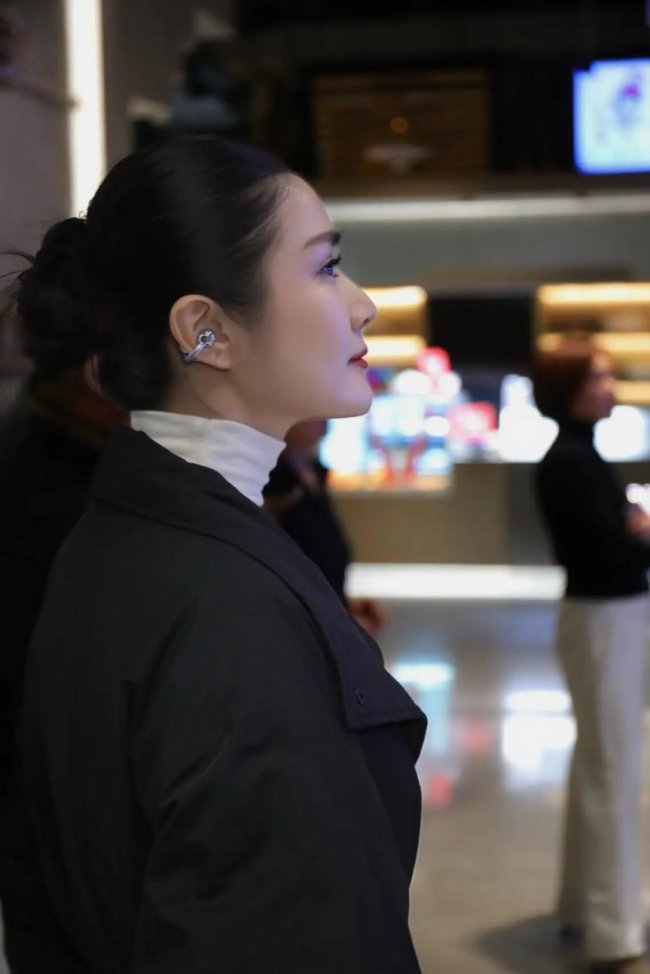 塞那蓝牙耳机：多终端AI联动，承包全场景舒适感