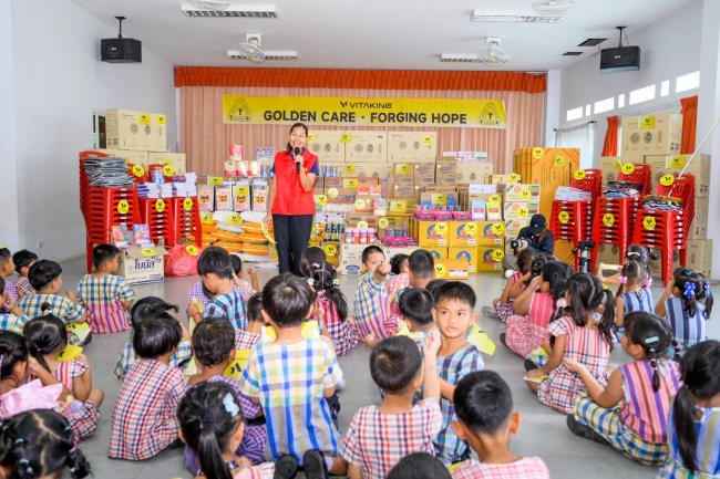维塔金基金会：书包里的星辰大海，为孤儿院少年推开看世界的窗