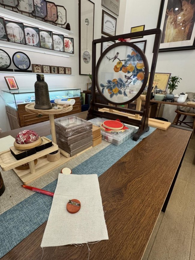 瓯韵绣影承匠心 北语青年探非遗——【绣浙里】成员赴温州开展瓯绣文化实践调研纪实