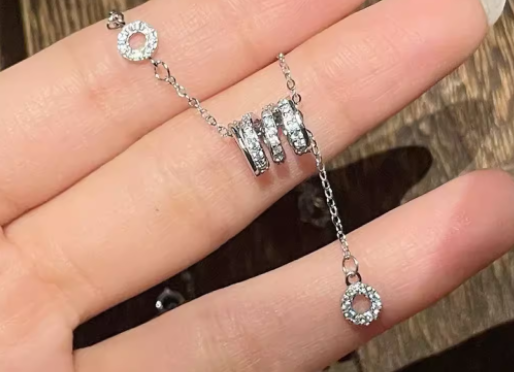 女生节送礼物给女生什么好？妇女节买什么礼物好比较好？整理好10 款女生超爱的礼物清单，闭眼入