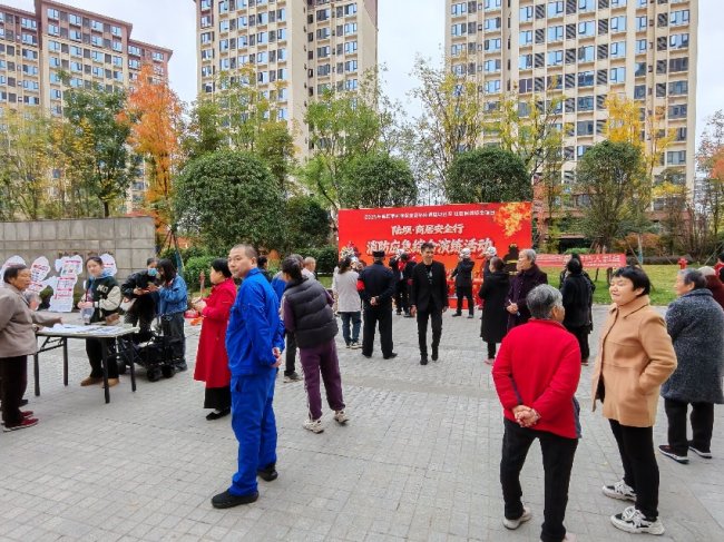 “陆坝·商居安全行”项目 消防应急综合演练活动