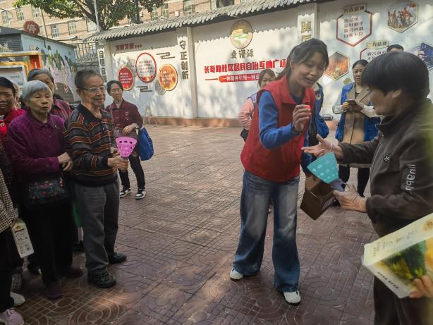 龙马精神闹元宵·邻里温情满长寿  ——长寿路社区元宵活动顺利开展