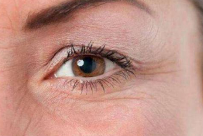 艷存：你嘲笑媽媽只擦大寶，十年后你囤的次拋也會被嘲笑