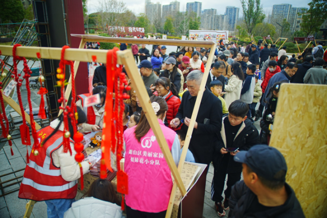 驿起团圆·喜乐元宵——江邻湖畔未来社区元宵游园会温情举行