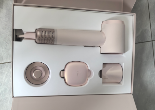 女生节送礼物给女生什么好？女生最想收到的礼物排行榜？精选 10 款走心不踩雷送礼好物推荐