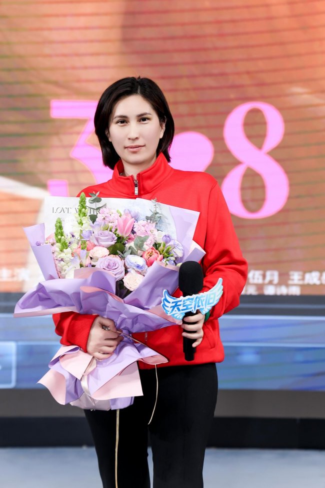 光影致敬女性 温暖奔赴美好 ——《天空依旧》