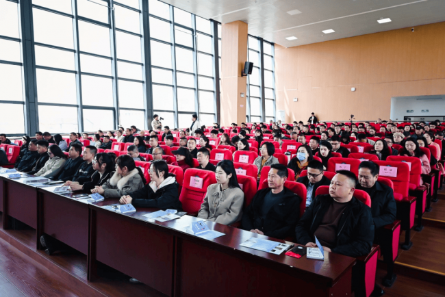 由加力三秦科学健身大讲堂”走进汉中城固 科普健身知识守