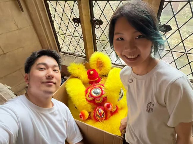 以狮为媒，以心传情 何宣逸让中华醒狮跃动大不列颠