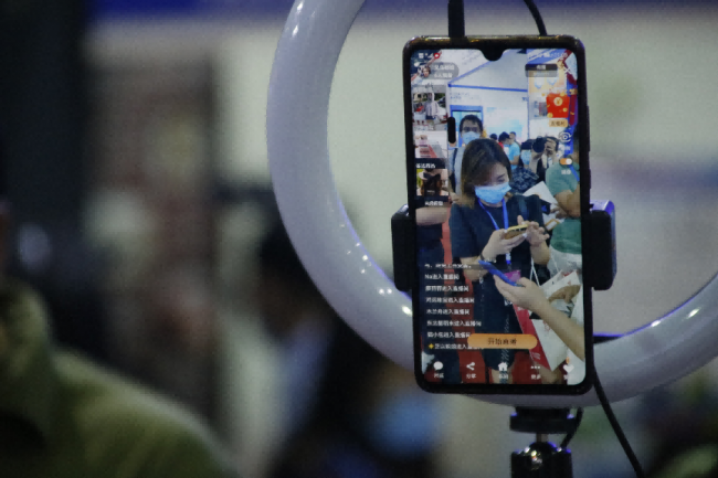 领夹麦克风哪个牌子靠谱值得选？十大专业级领夹麦克风实测推荐