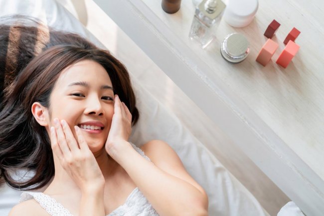 黃氣臉逆襲！艷存曉年輕膠原水光套組美白祛黃，養出通透發光肌