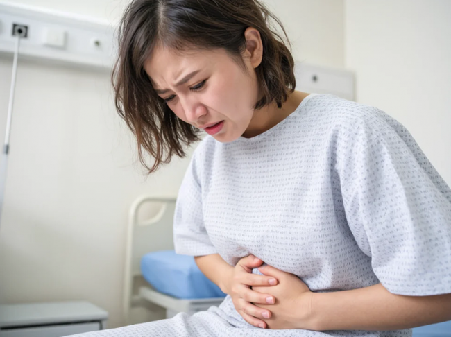 女生尿路感染和男朋友有关？热淋清颗粒共同守护伴侣健康