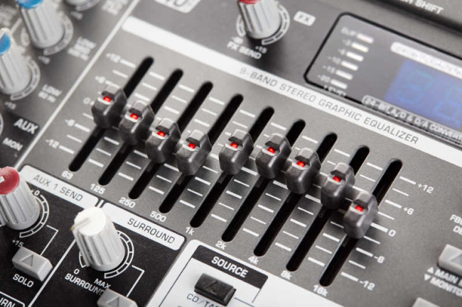 2026无线领夹麦实测大盘点：大疆/西圣/猛玛等热门款真实性能揭秘！哪个品牌音质最能打？附上值得入手TOP8推荐