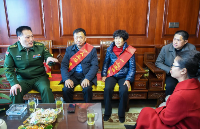 泰州市永安洲镇现役军人金穗荣立三等功 喜报送到家