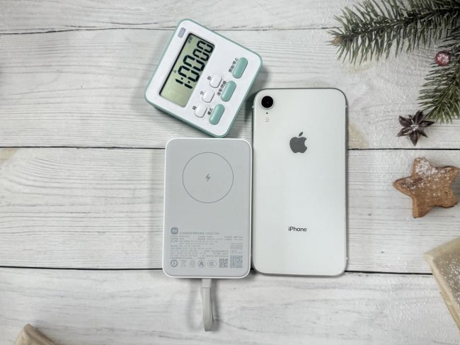 2026年充电宝哪个牌子好？市面上最火爆三大充电宝西圣、倍思、小米充电宝测评对比，拒绝云评测！