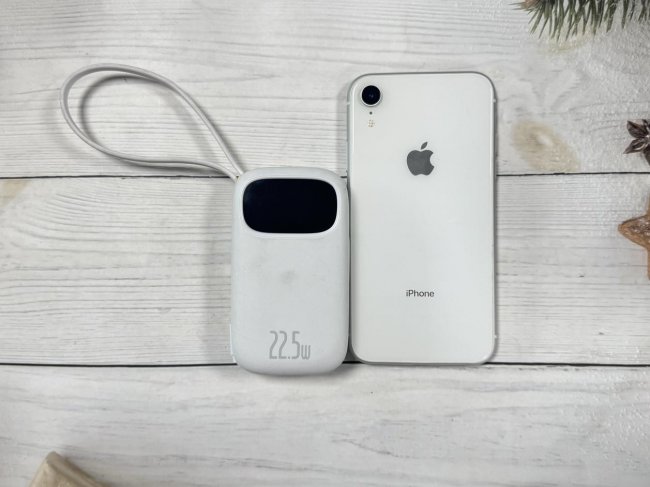 2026年充电宝哪个牌子好？市面上最火爆三大充电宝西圣、倍思、小米充电宝测评对比，拒绝云评测！