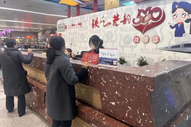 青春铸匠心 铁肩护归途——武铁学子护航春运彰显铁路精神