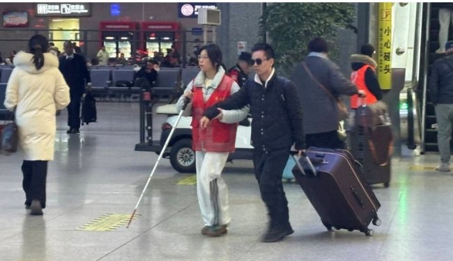 青春铸匠心 铁肩护归途——武铁学子护航春运彰显铁路精神