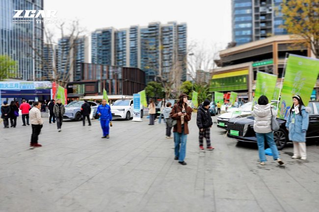 春糖有喜 金牛相遇｜ZCAR竹子买车携重磅福利亮相新金牛公园