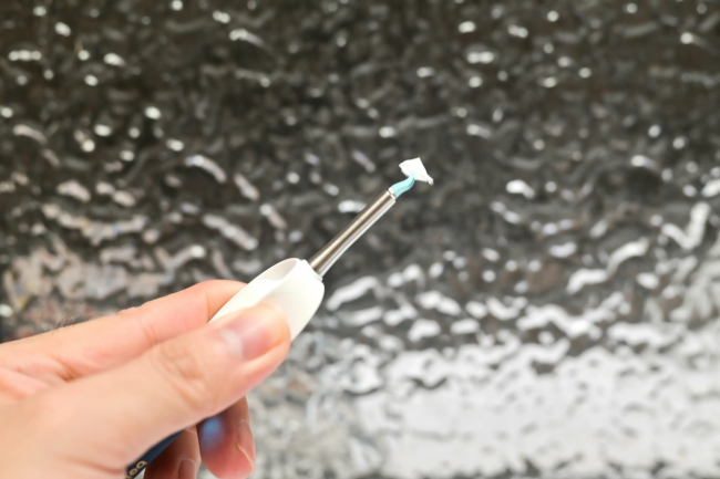 可视挖耳勺好用吗？西圣VS蜂鸟可视挖耳勺，掏耳工具不翻车实测！