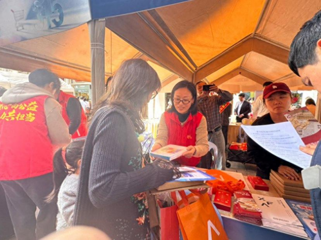 提升消费品质，守护安心消费！平安融易厦门分公司开展3·15消费者权益保护主题宣传活动