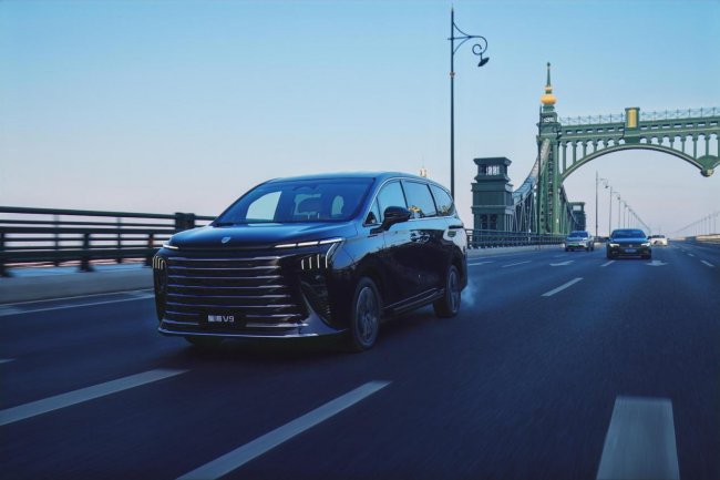 踏青赴花海!星海V9全能实力护航全家春日出行