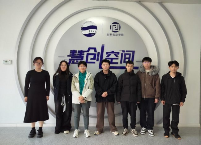 青大学子组建跨学科团队 攻坚红外脑卒中 