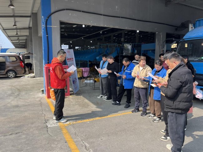 守护银龄钱袋子 筑牢金融安全网——平安产险桐庐支公司3·15系列宣教活动